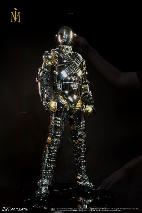Michael Jackson HIStory Tour - Golden Armor (Deluxe) 1/2 Scale