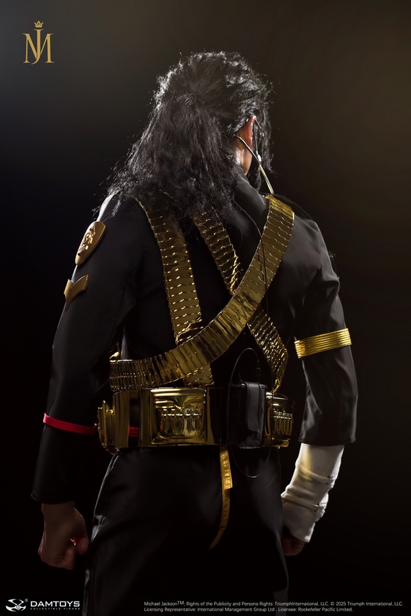 Michael Jackson - Dangerous Tour (Black Outfit) - 1/2 Scale Statue