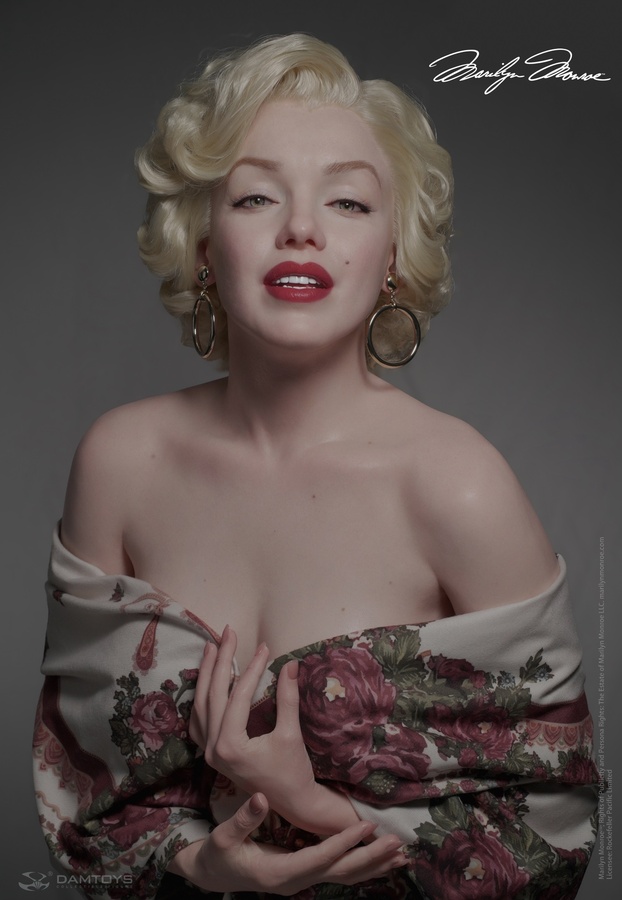 Marilyn Monroe - Life Size Bust