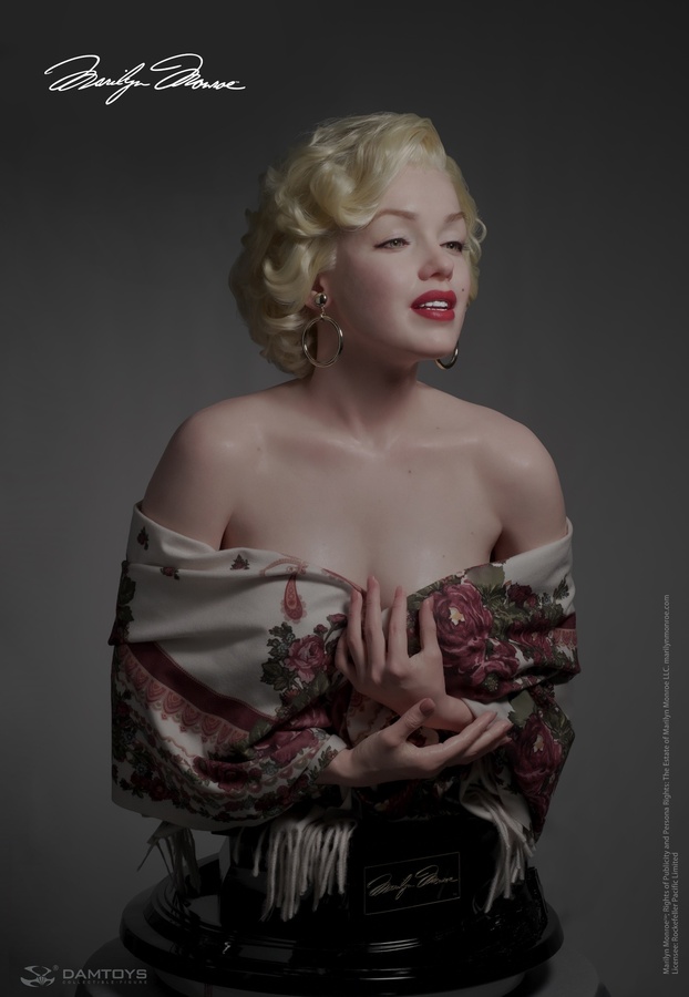 Marilyn Monroe - Life Size Bust