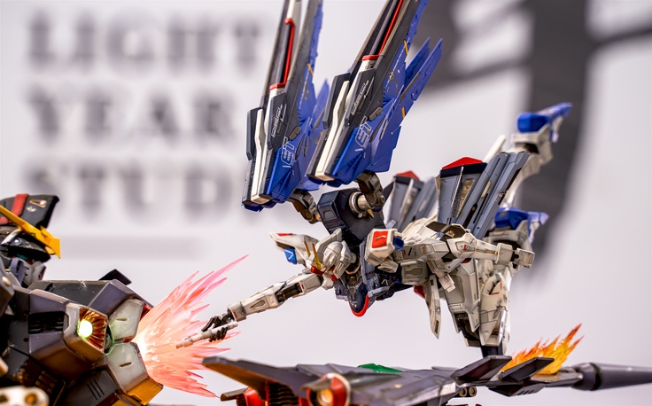 SEED Destiny FREEDOM GUNDAM vs DESTROY GUNDAM