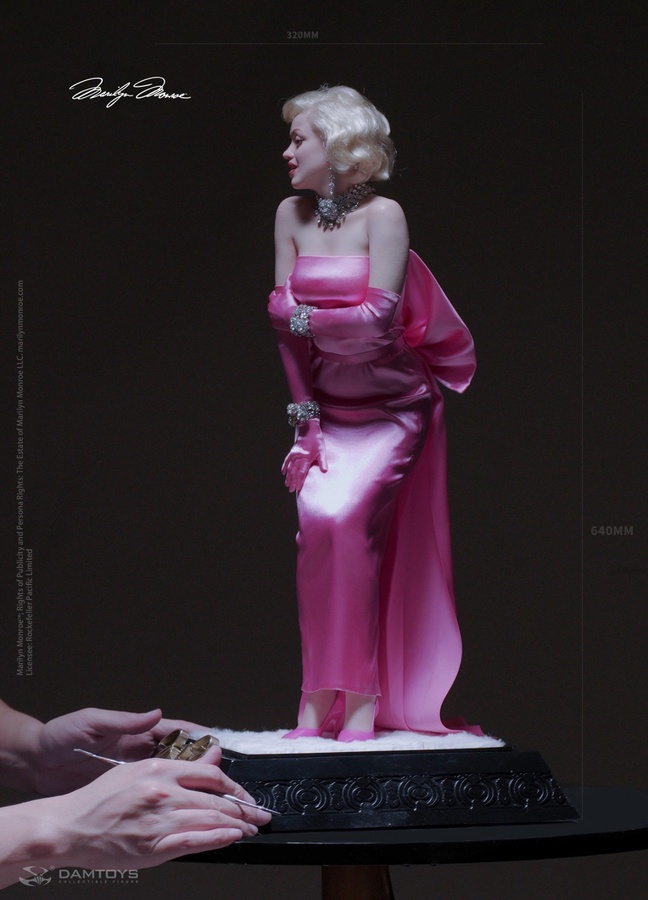 Marilyn Monroe - 1/3 Scale