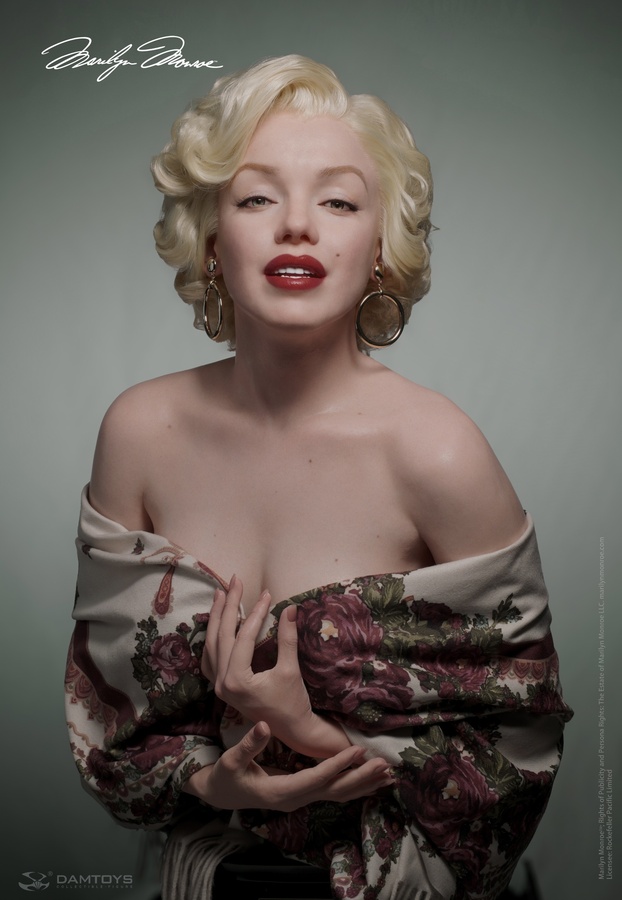 Marilyn Monroe - Life Size Bust