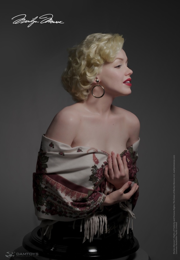 Marilyn Monroe - Life Size Bust