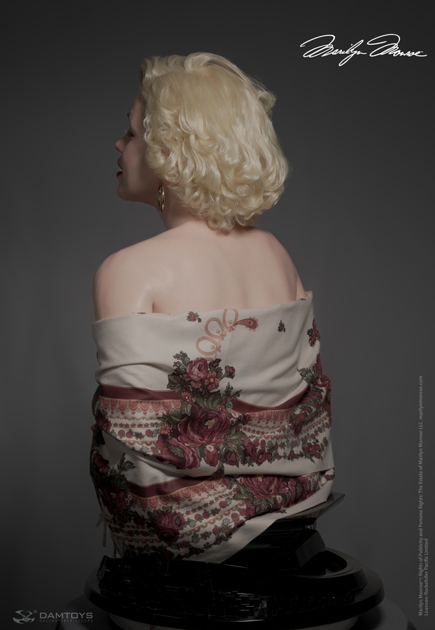 Marilyn Monroe - Life Size Bust