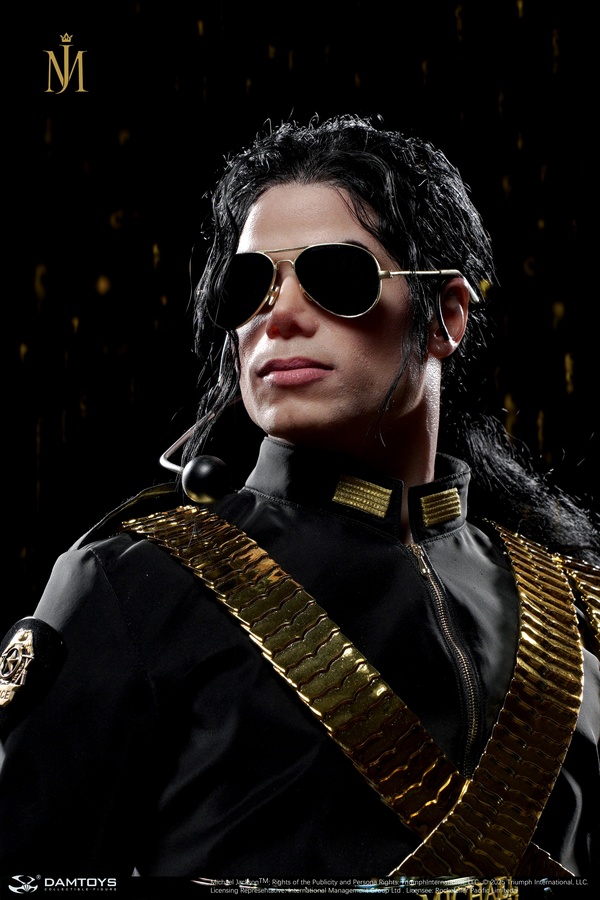 Michael Jackson - Dangerous Tour (Black Outfit) - 1/2 Scale Statue